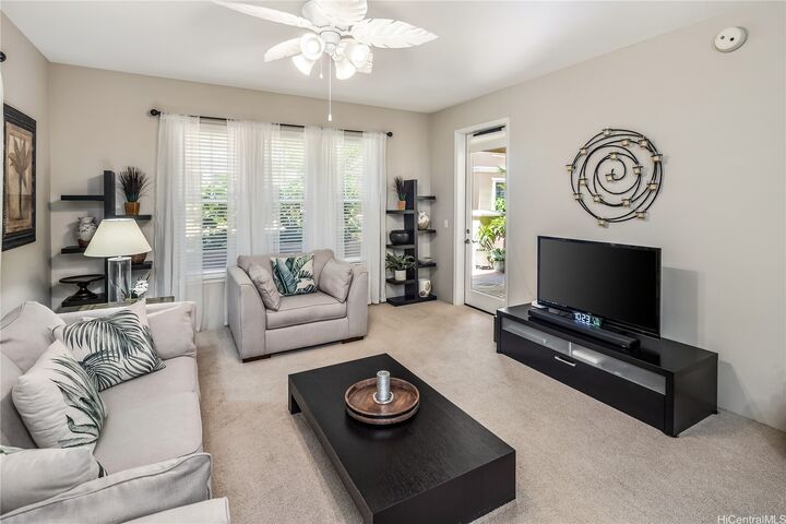 Property Photo:  520 Lunalilo Home Road 6113  HI 96825 