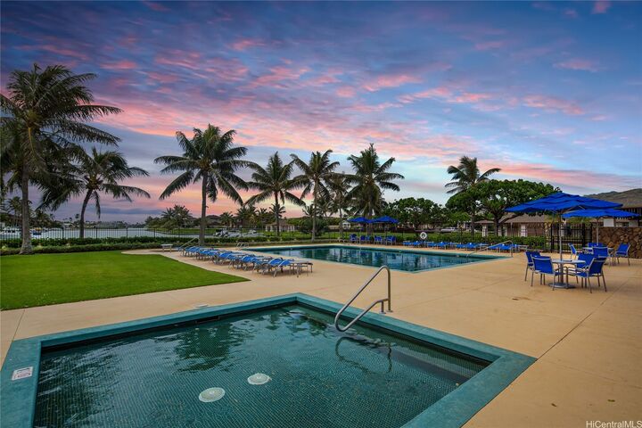 Property Photo:  520 Lunalilo Home Road 6113  HI 96825 