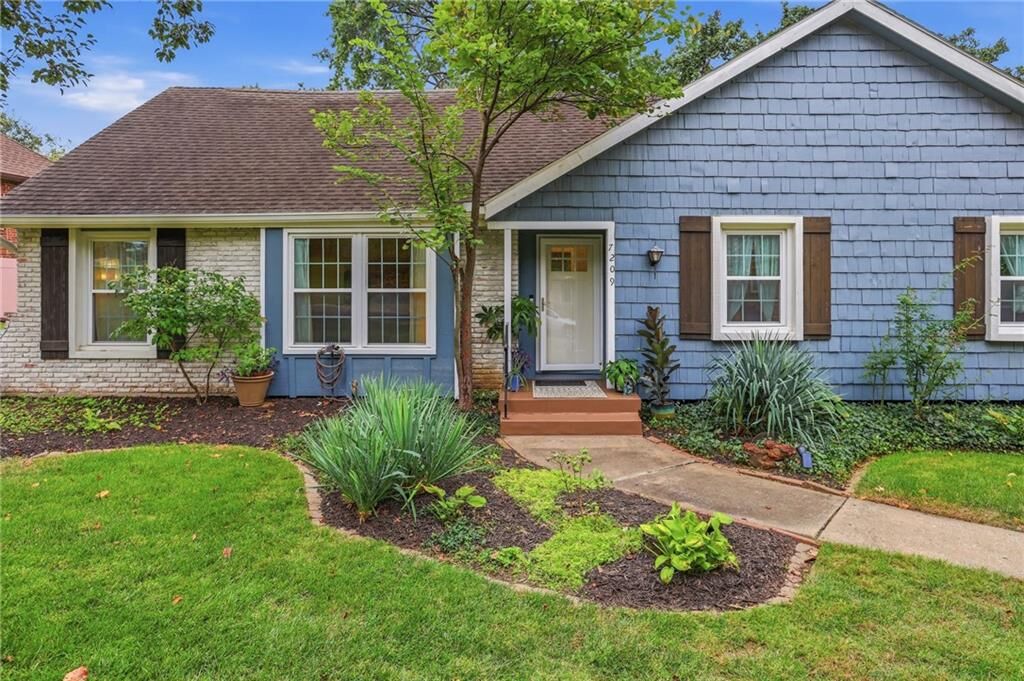 Property Photo:  7209 W 54th Street  KS 66202 