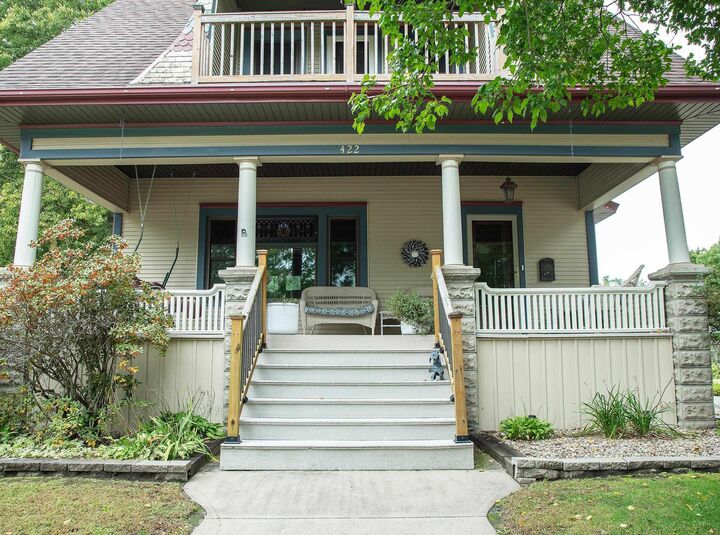 Property Photo:  422 SE 2nd Street  IA 50677 