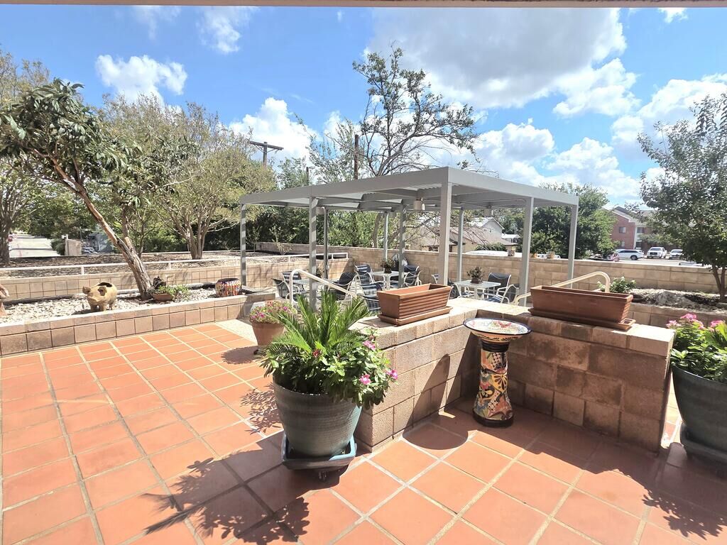 Property Photo:  1000 Guadalupe St  TX 78028 