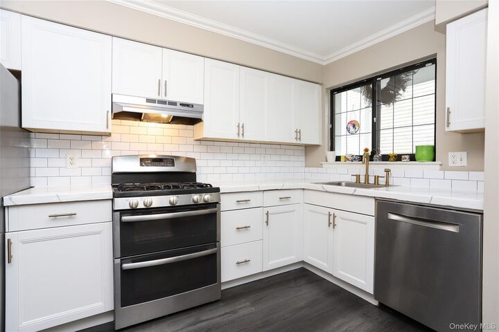 Property Photo:  50 Park Drive  NY 10549 