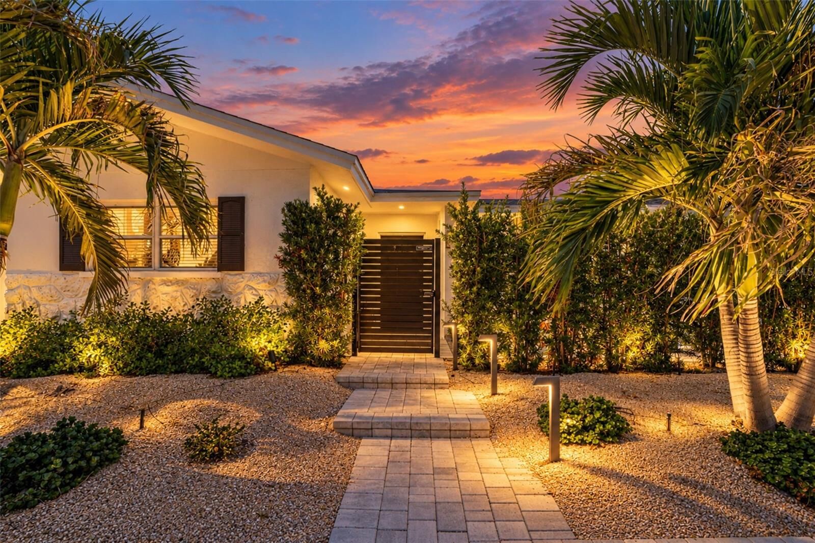 Property Photo:  2482 Wisteria Street  FL 34239 