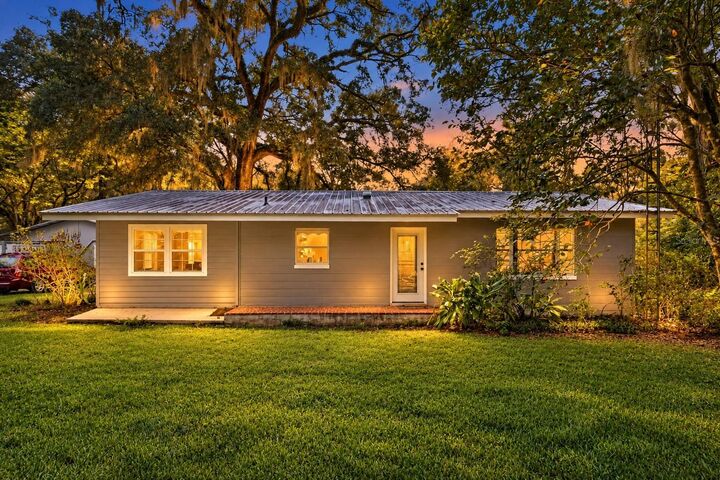 Property Photo:  17011 NW 110th Avenue  FL 32615 