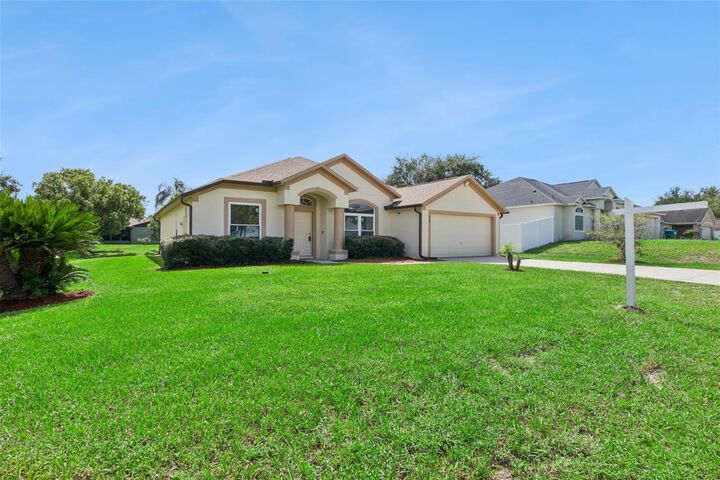 Property Photo: 3025 Fayson Circle FL 32738