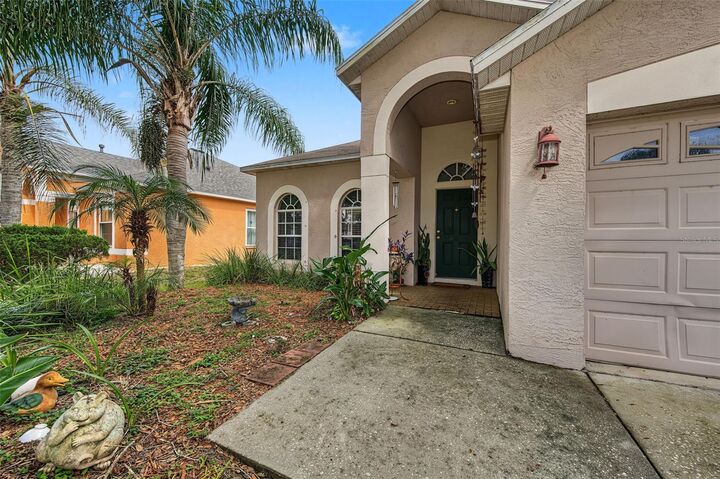 Property Photo:  10330 Goldenbrook Way  FL 33647 