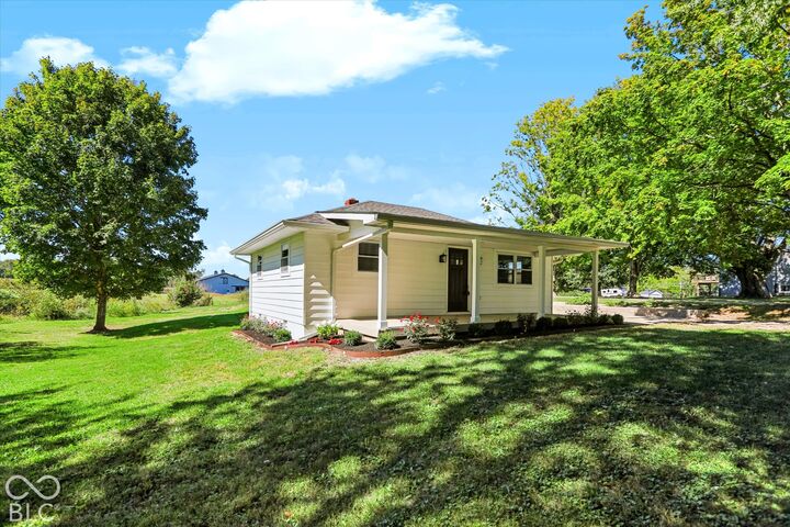Property Photo:  3384 Mullinix  IN 46143 