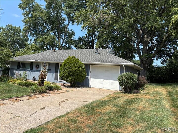 Property Photo: 1205 Salem Drive IL 62221