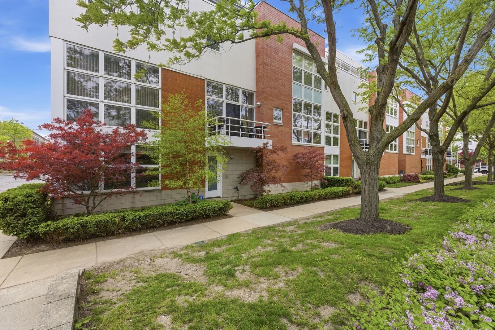 Property Photo:  