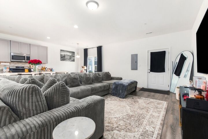 Property Photo:  1036 Gillespie Lane  IL 60560 