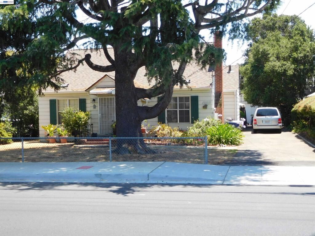 Property Photo:  3257 Somerset Ave  CA 94546 