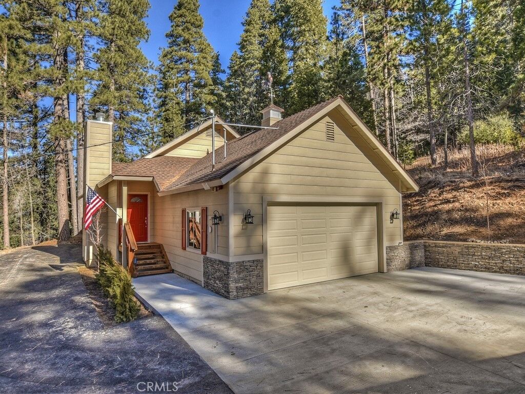 Property Photo: 411 Grass Valley CA 92317