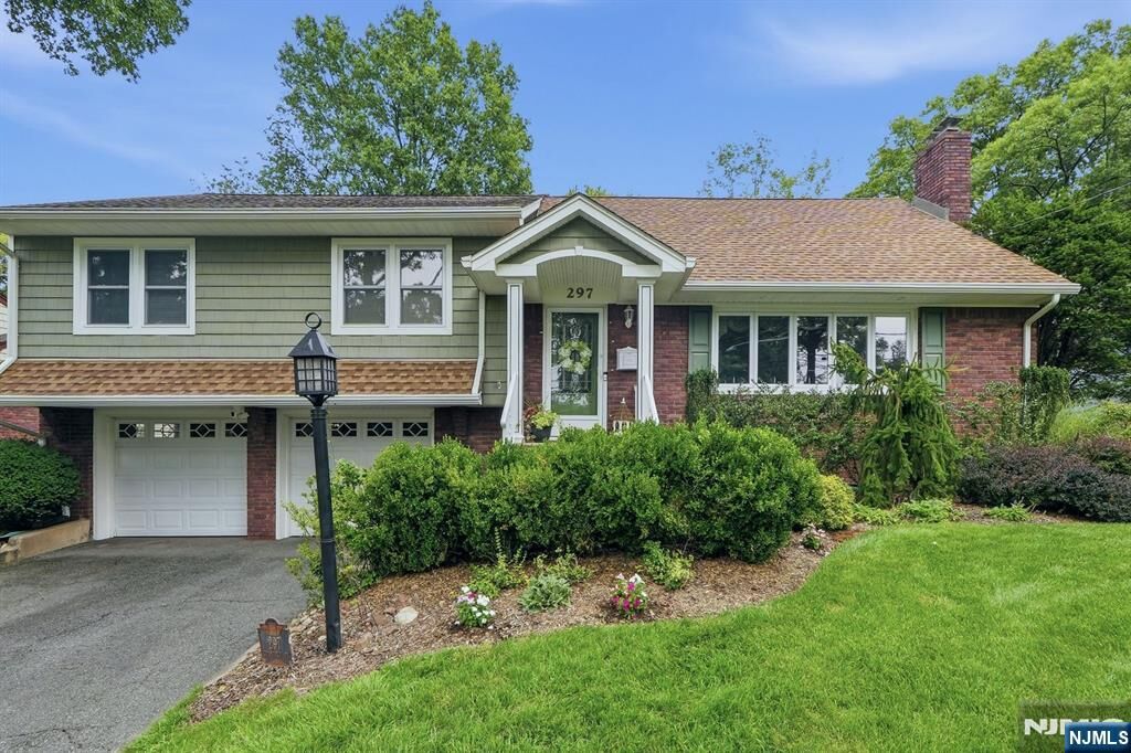 Property Photo:  297 Gramercy Place  NJ 07452 