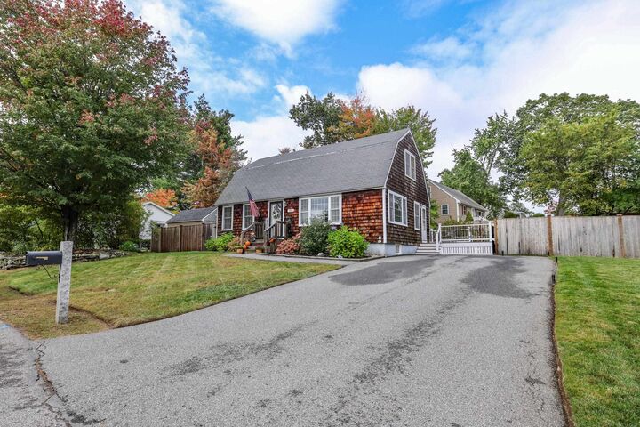 Property Photo: 108 Westwood Drive NH 03062