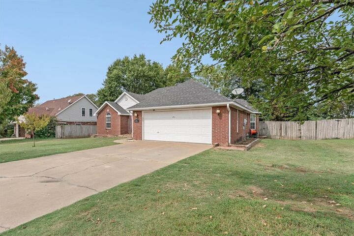 Property Photo: 408 Northcrest Avenue AR 72745