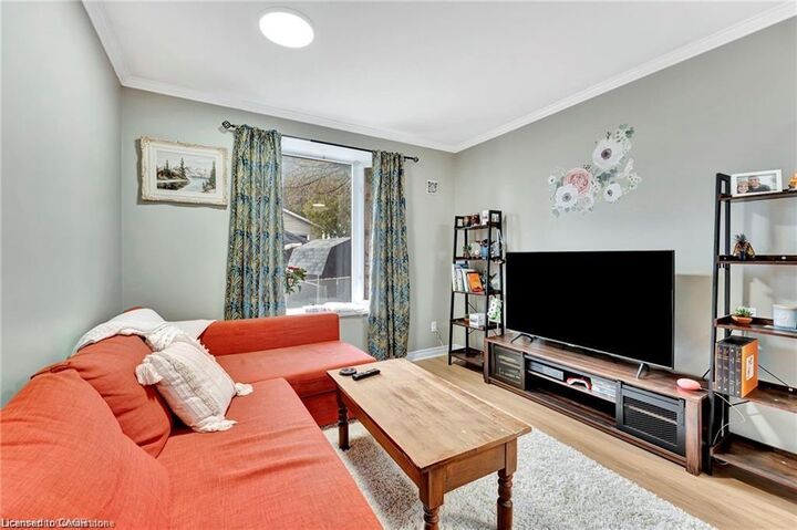 Property Photo:  93 Robertson Crescent  ON N2E 1A6 