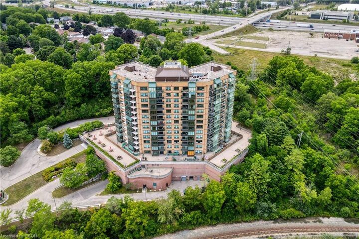 Property Photo:  237 King Street W 402  ON N3H 5L2 