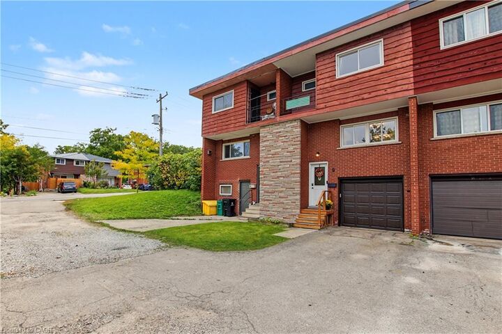 Property Photo: 9 Greenbrook Drive ON N2M 4J5