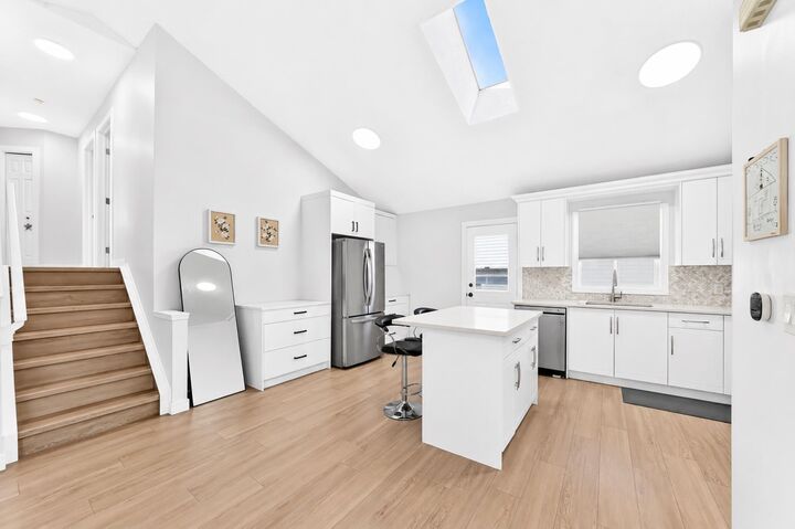 Property Photo:  315 Appleglen Place SE  AB T2A 7V9 