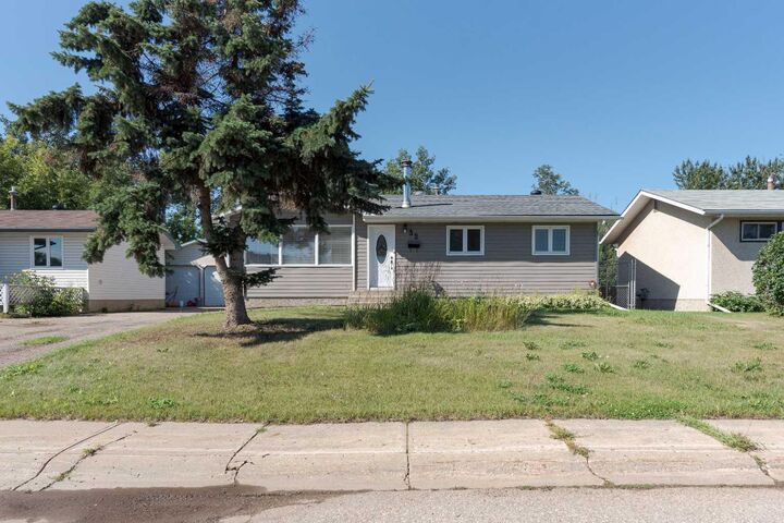 Property Photo:  32 Moberly Crescent  AB T9H 1G9 