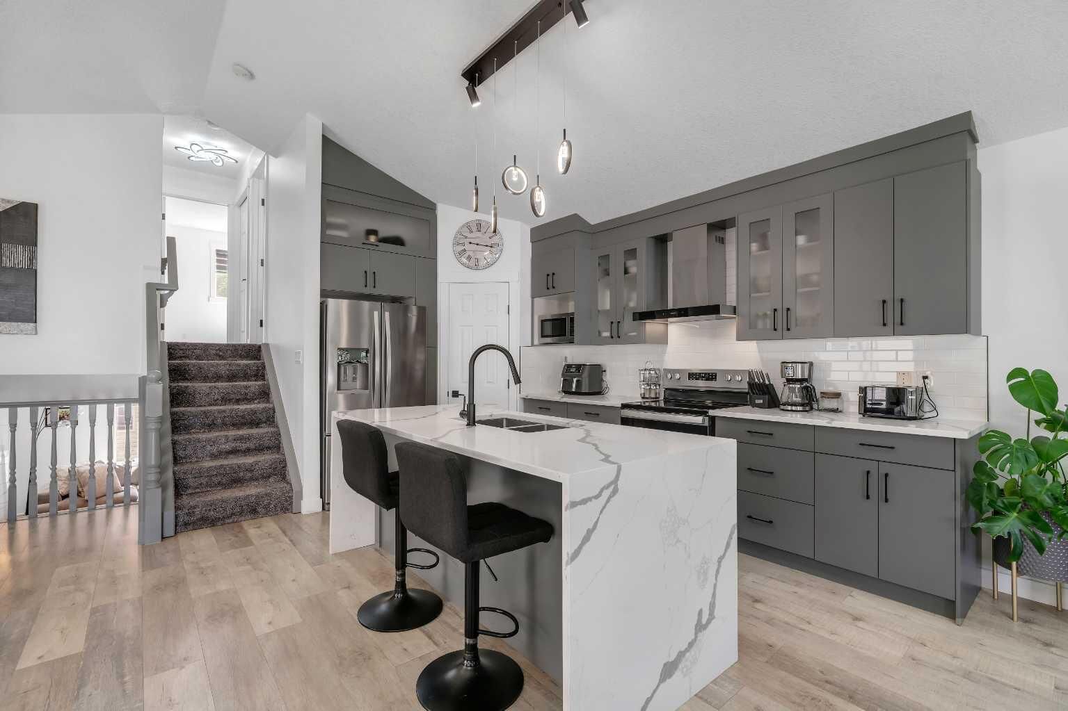 Property Photo:  279 Covehaven View NE  AB T3K 5S4 