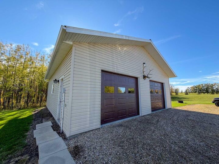Property Photo:  57315 Range Road 85  AB T0E 1N0 