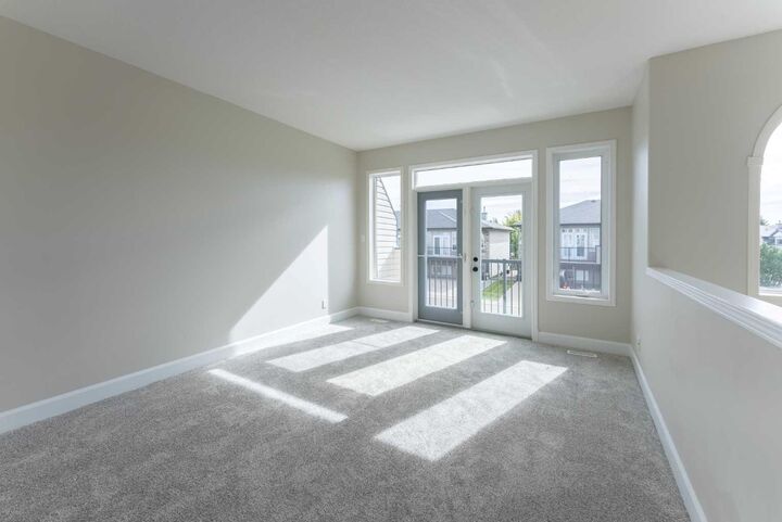 Property Photo:  762 Heritage Boulevard W 3  AB T1K 0W1 