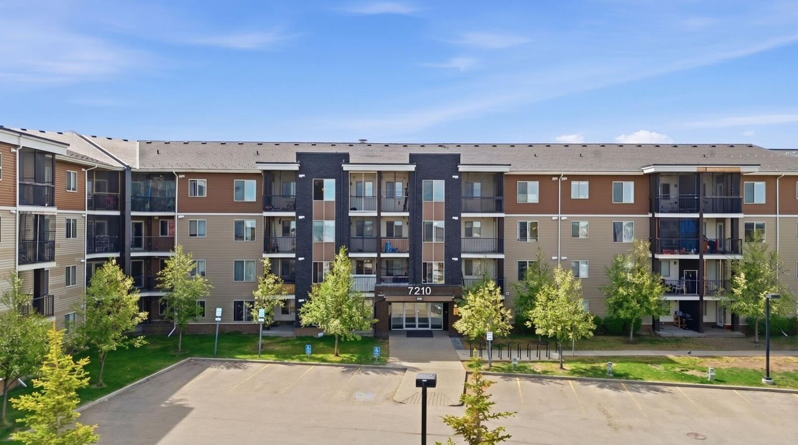Property Photo:  7210 80 Avenue NE 423  AB T3J 0A6 