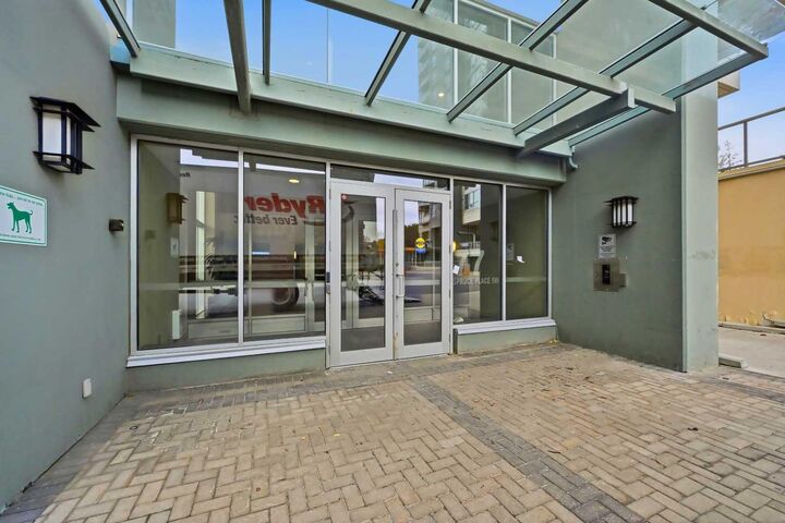 Property Photo:  77 Spruce Place SW 1003  AB T3C 3X6 