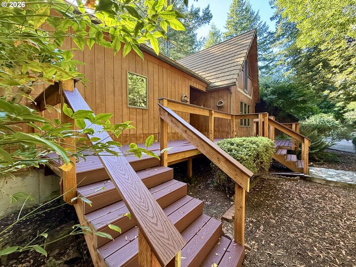 Property Photo: 940 Pioneer Ln OR 97415