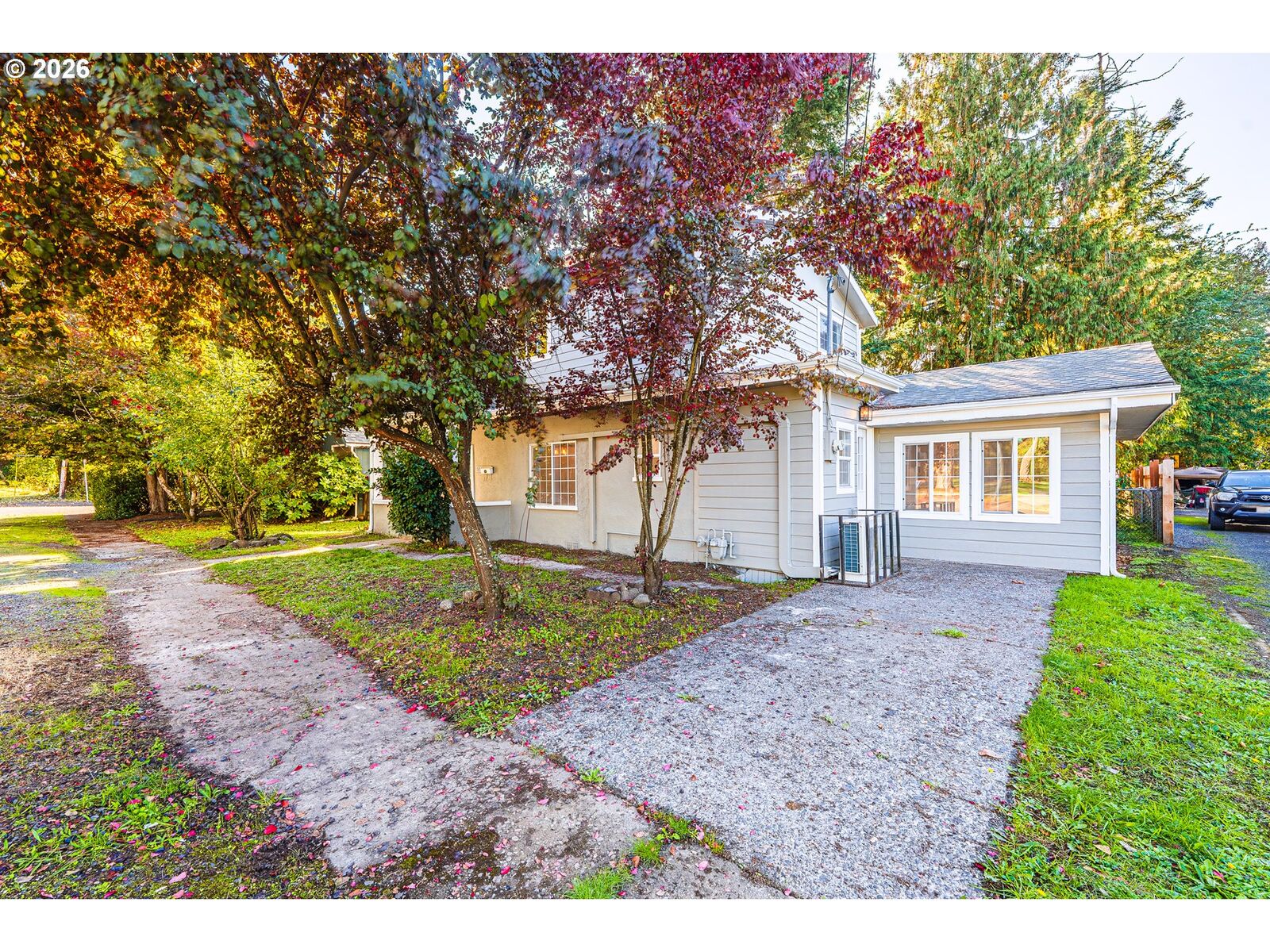 Property Photo:  816 14th Ave  OR 97386 