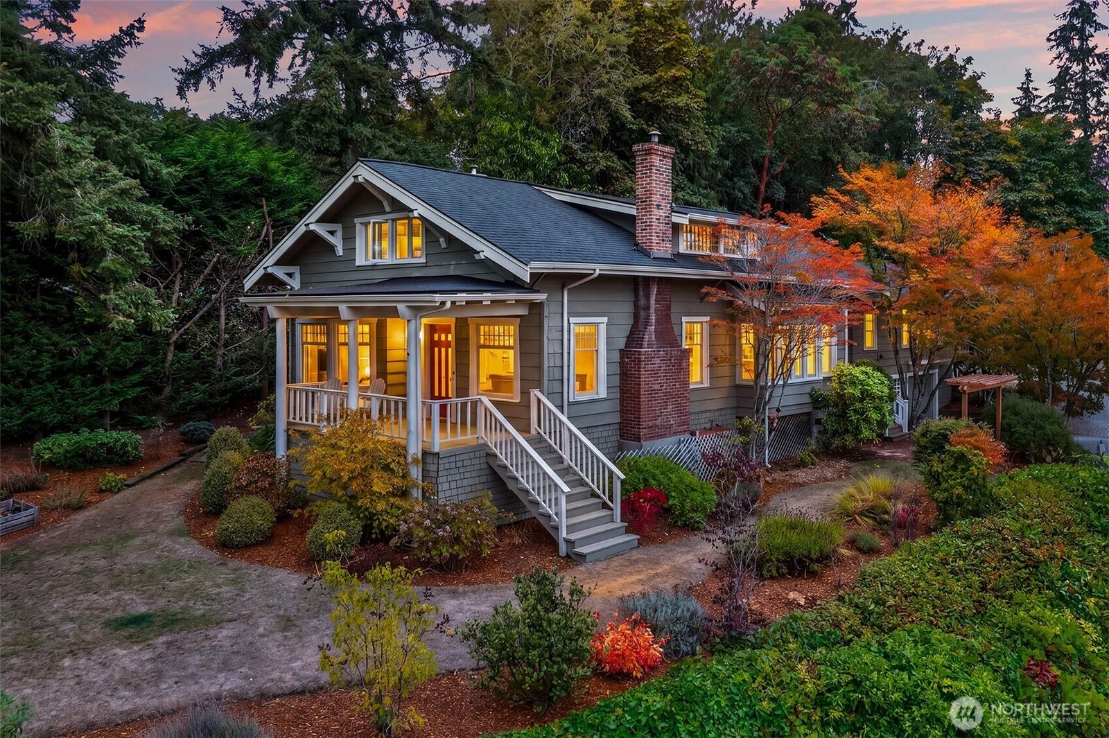Property Photo: 603 Landmark Court NE WA 98110