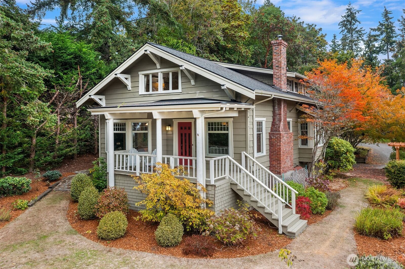 Property Photo:  603  Landmark Court NE  WA 98110 