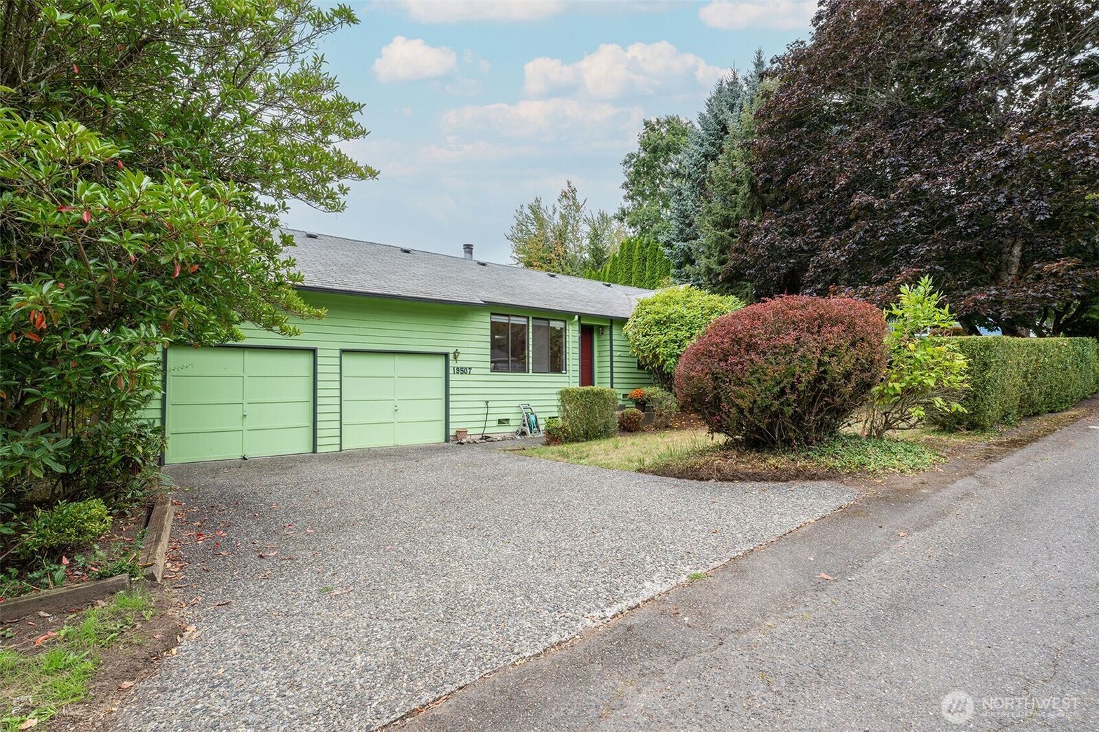 Property Photo: 19507 55th Ave NE WA 98155