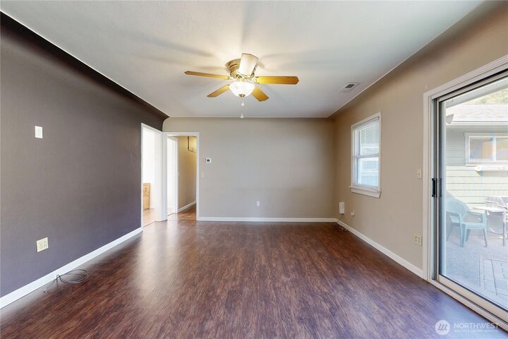 Property Photo: 601 SE 6th Street WA 99324