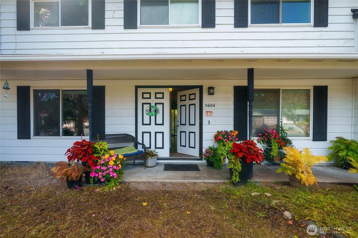 Property Photo: 5604 172nd Place SW WA 98037