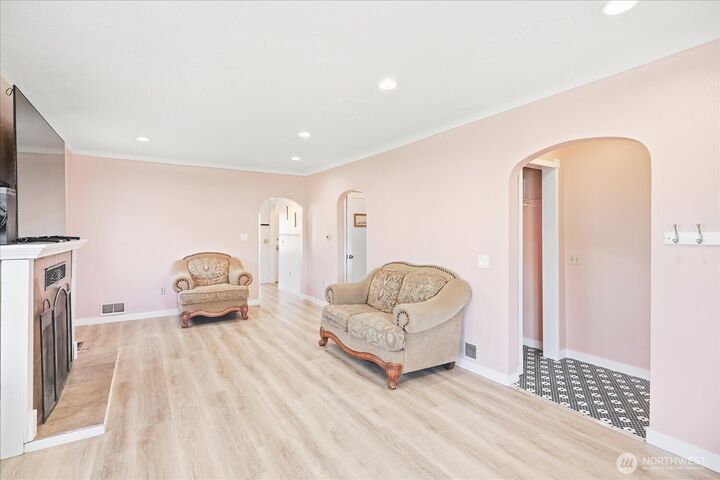 Property Photo: 410 N College Avenue WA 99324