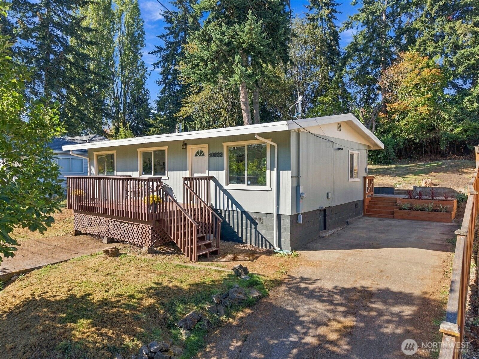 Property Photo:  10233  8th Avenue SW  WA 98146 