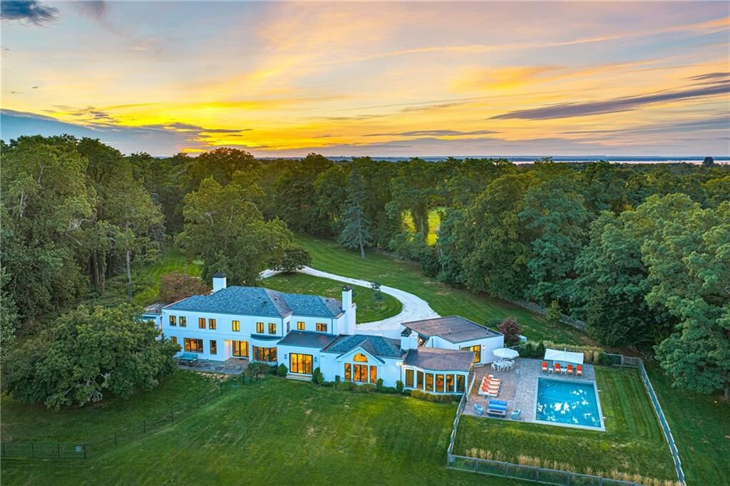 Property Photo:  165 Poppasquash Road  RI 02809 