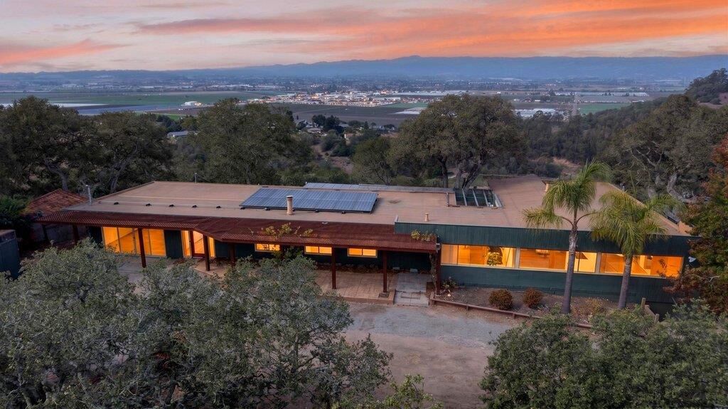 Property Photo:  400 Las Lomas Drive  CA 95076 