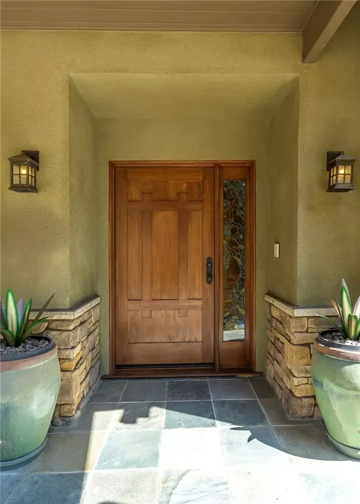 Property Photo:  4036 Robin Hill  CA 91011 