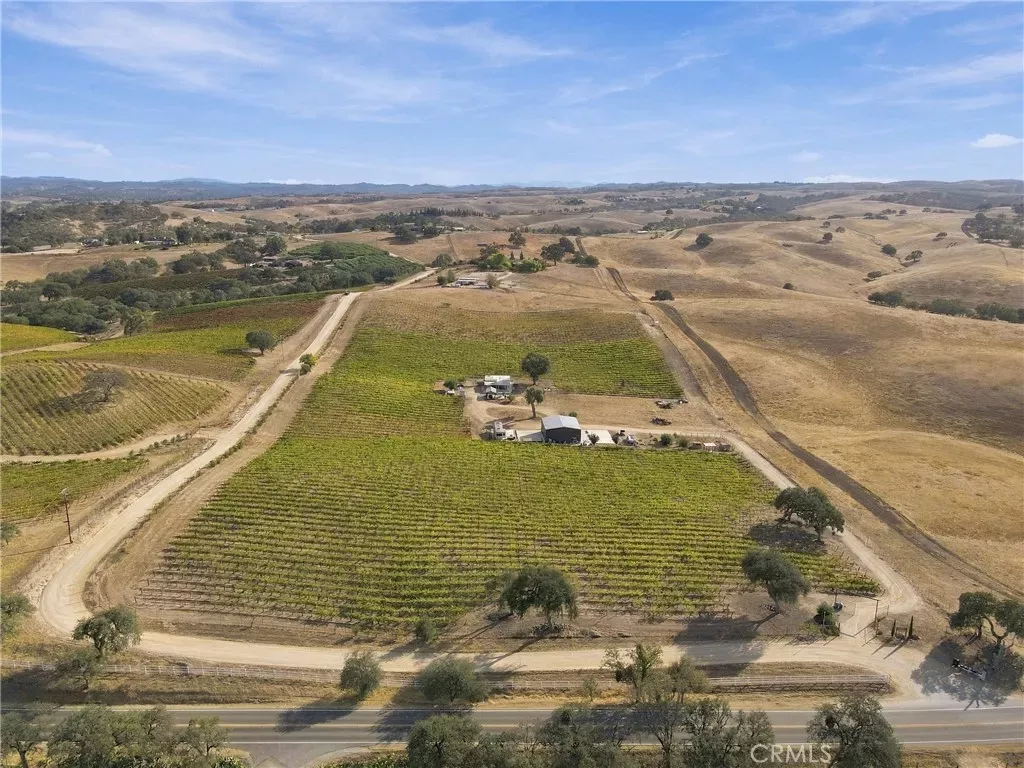 Property Photo:  5820 Vista Del Paso  CA 93446 