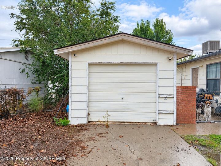 Property Photo:  422 N Frontier Street  NM 87413 