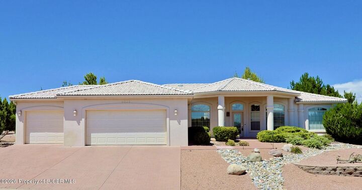 Property Photo: 6027 Club House Drive NM 87402
