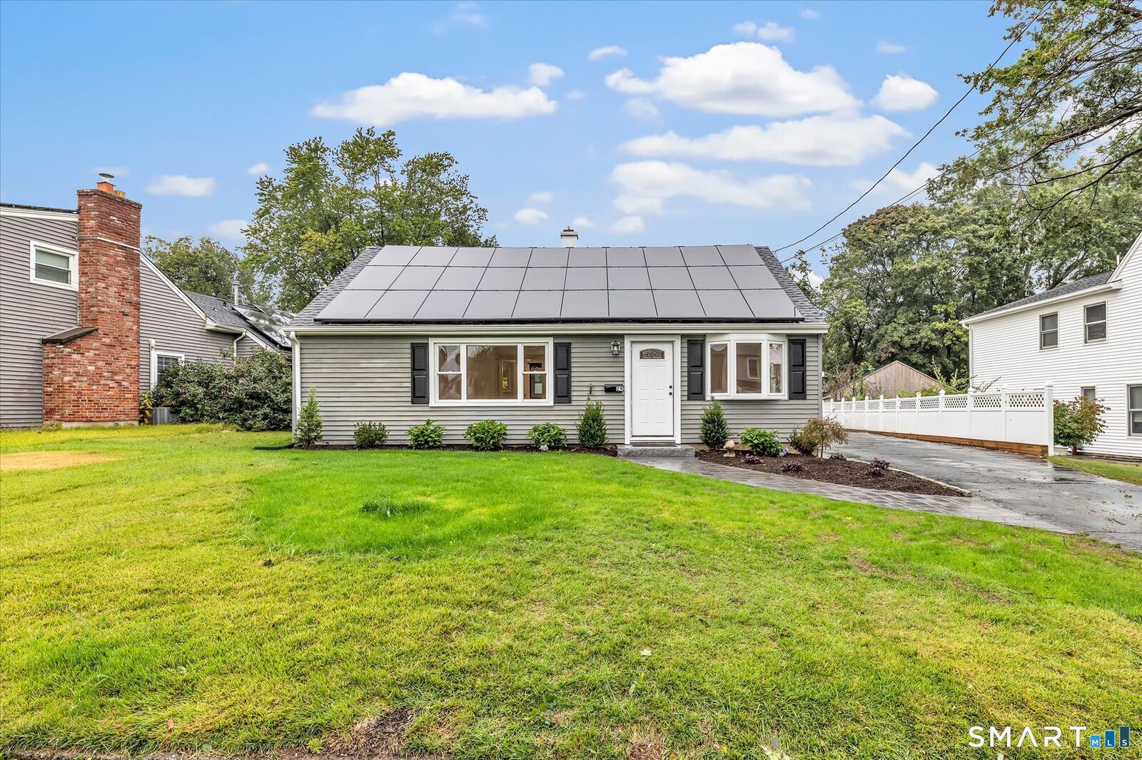 Property Photo:  29 Meetinghouse Lane  CT 06460 