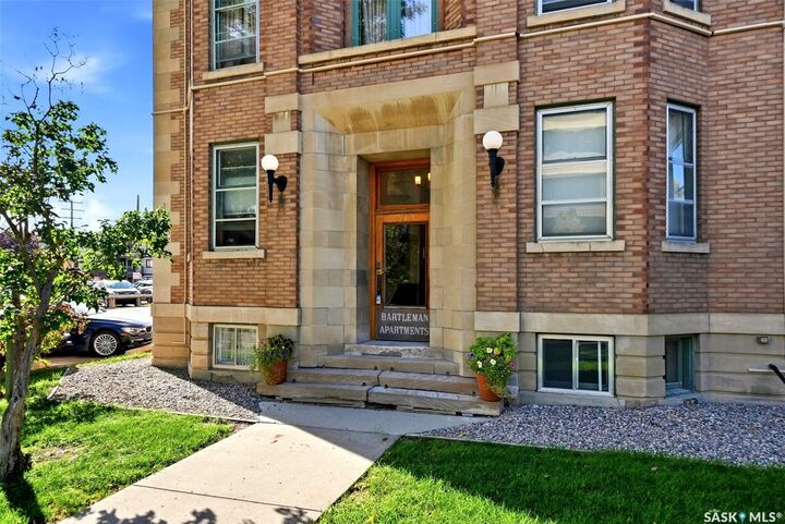 Property Photo:  2201 14th Avenue 29  SK S4P 0X9 