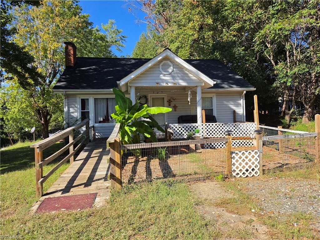 Property Photo: 105 Keener Drive NC 28659