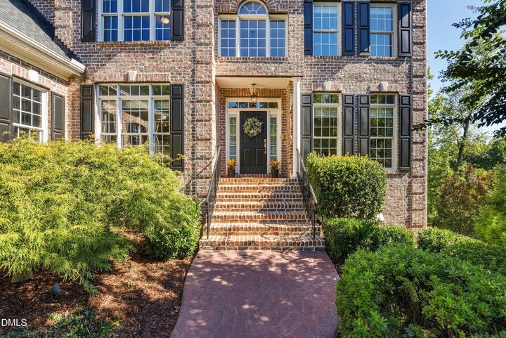 Property Photo: 33 Kingswood Lane NC 27517