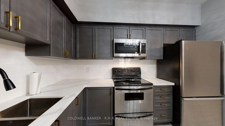 Property Photo: 157 Wellington Street E 103 ON L9R 0R7