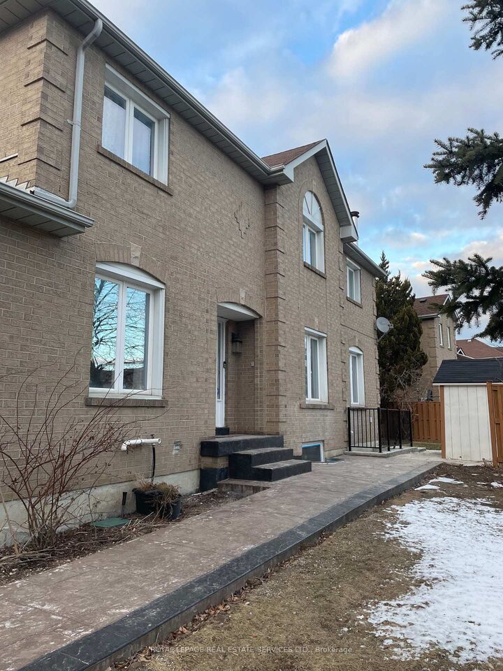 Property Photo: 5245 Alicante Street Bsmt ON L5V 1S9